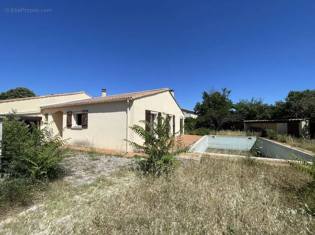 Extérieur - Villa de Plain Pied avec Piscine à Clermont-l'Hérault