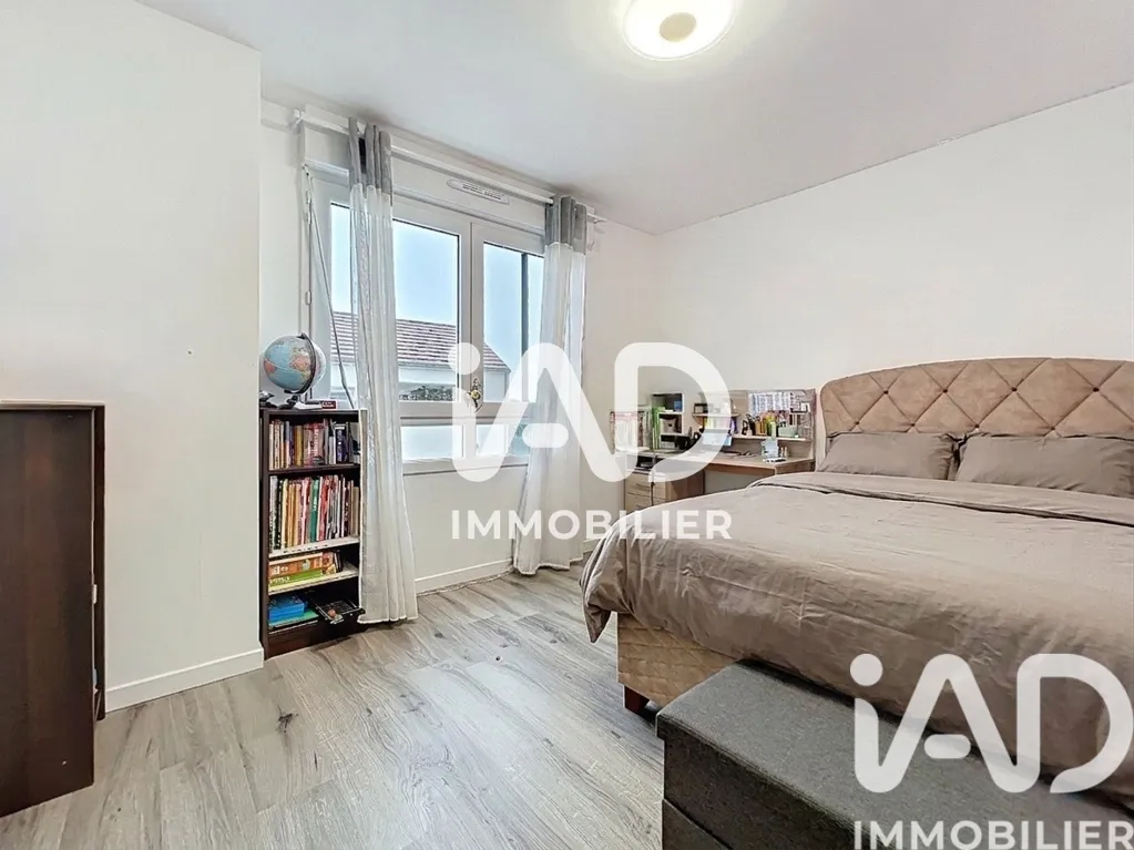 Chambres - Duplex 5 Pièces avec Terrasse à Neuilly-sur-Marne