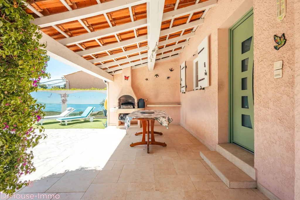 Terrace - House with Pool in Cogolin