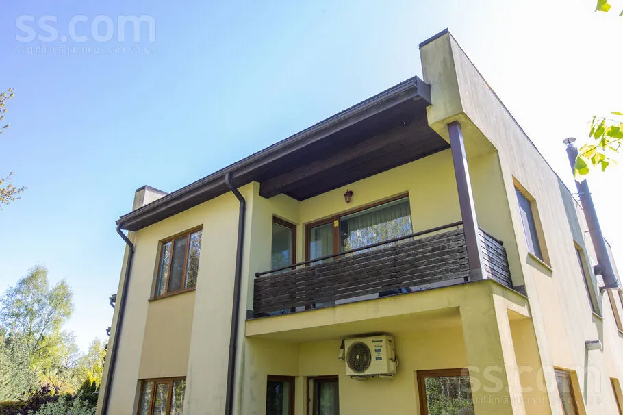 Välivaade - 3-Bedroom Apartment with Balcony in Spilve