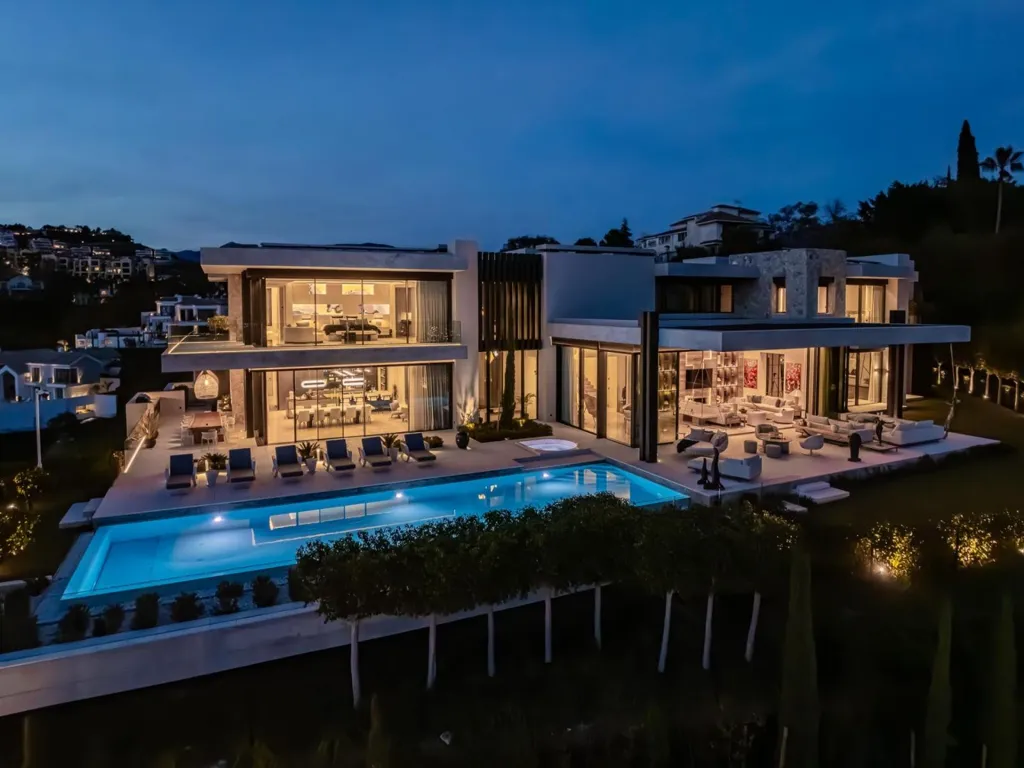 Bassein - Detached Villa with Infinity Pool in Benahavís