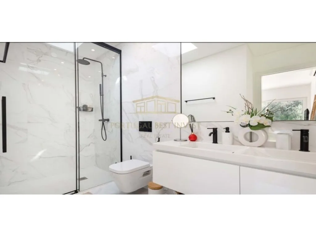 Salles de bain - Contemporary Semidetached House with Pool in Lagoa