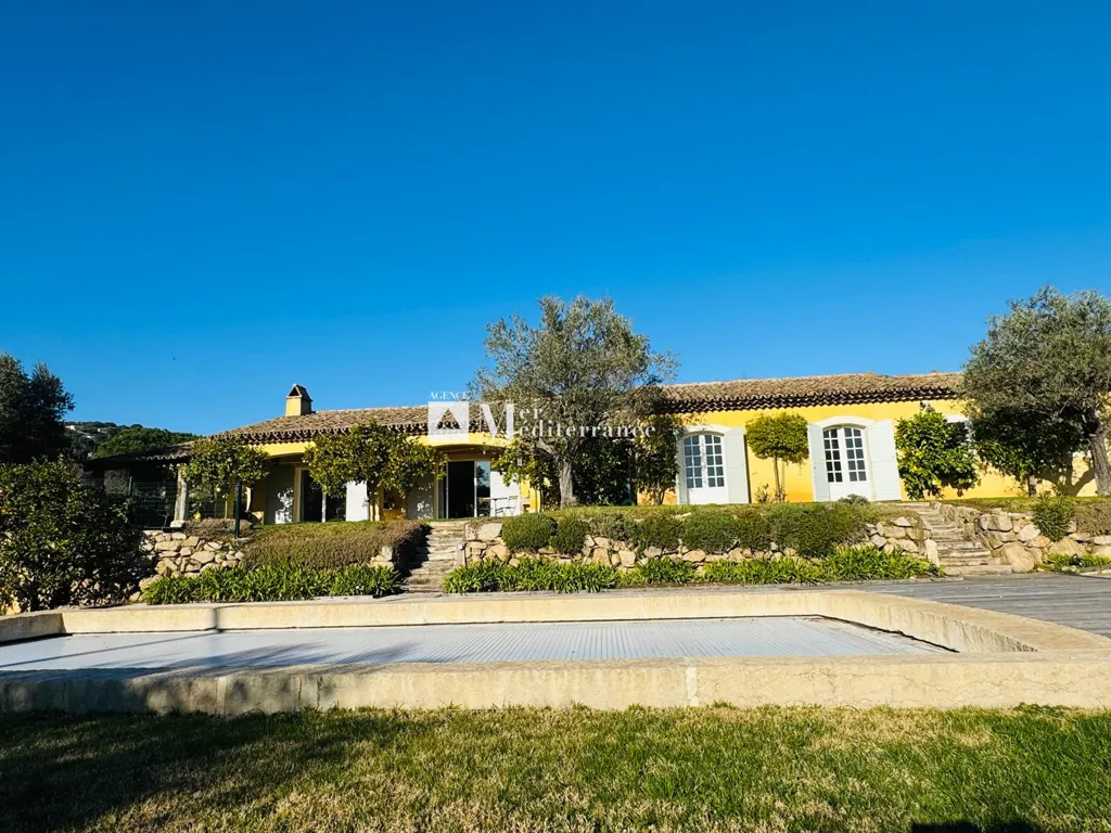 Välivaade - Provençal Villa with Vineyard View in Grimaud