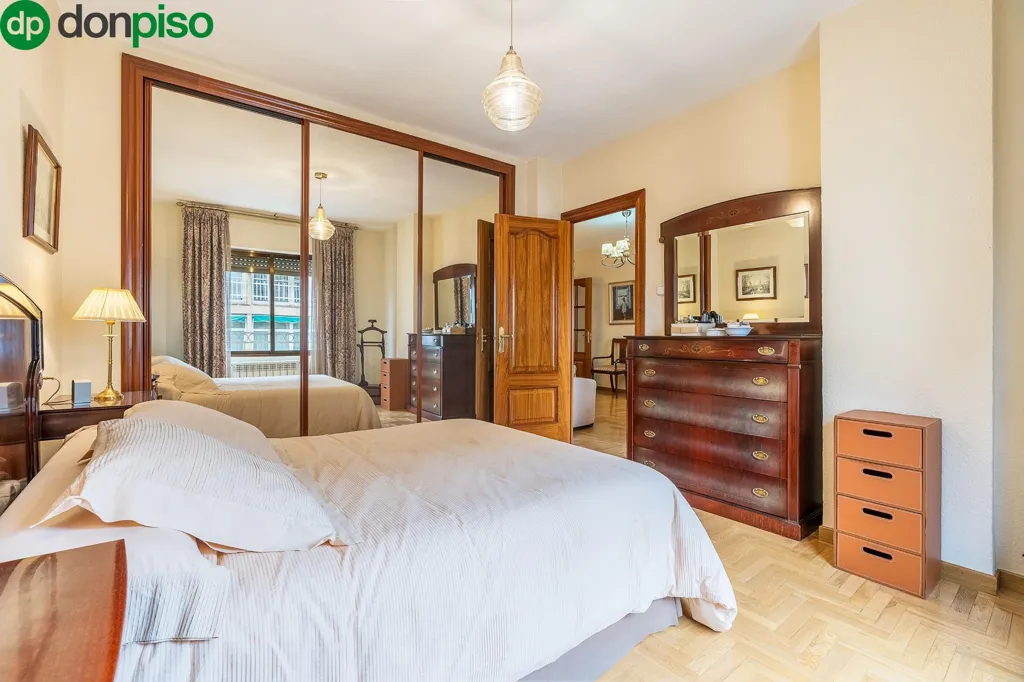 Chambres - 3-Bed Apartment with Balcony in Pajaritos, Granada