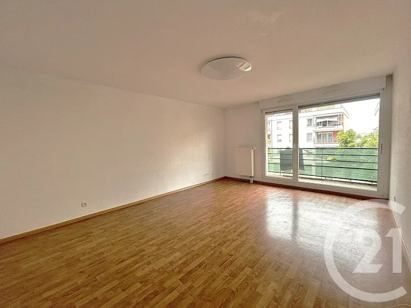 Toad - 3-Bedroom Apartment with Balcony in Strasbourg