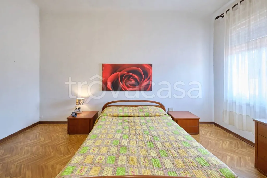 Chambres - Trilocale with Balcony in Central Trieste