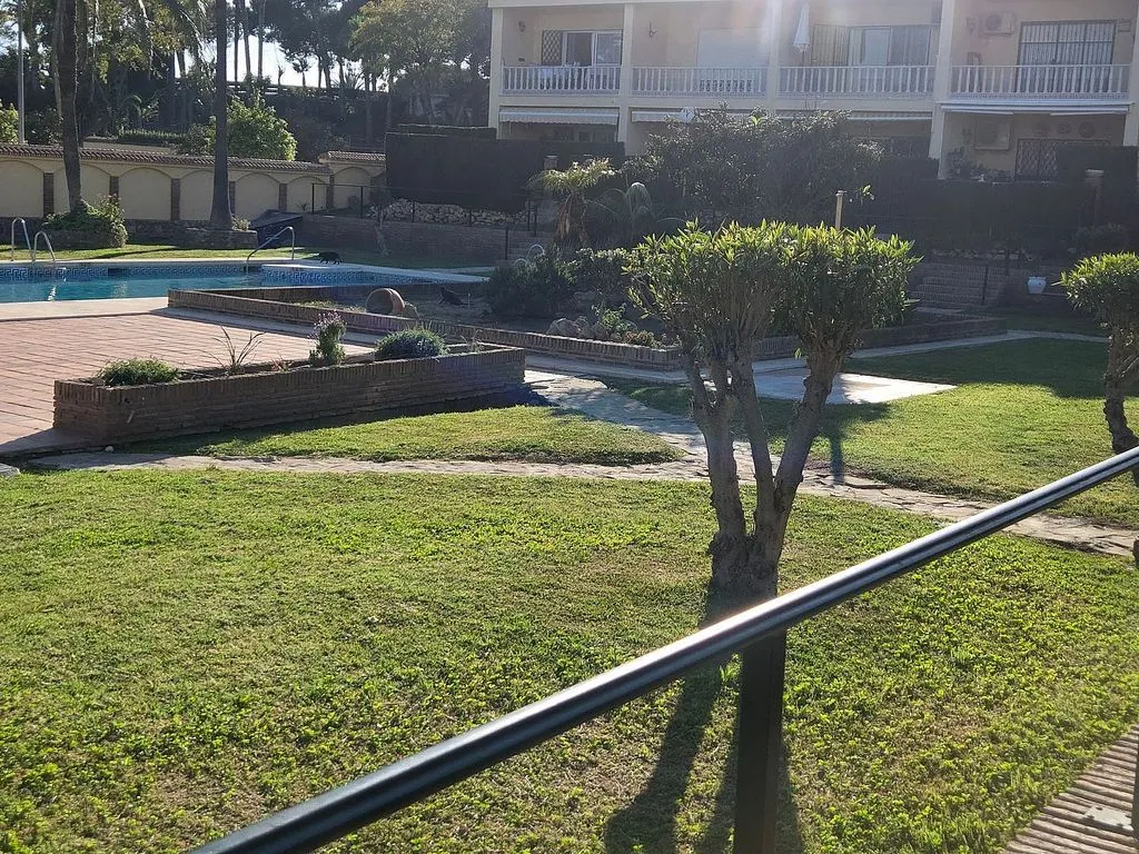 Piscine - Semi-Detached House with Pool in Benalmádena