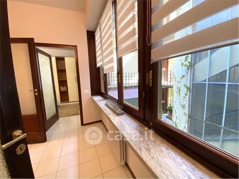 Esik - Fully Furnished Flat in Central Novara