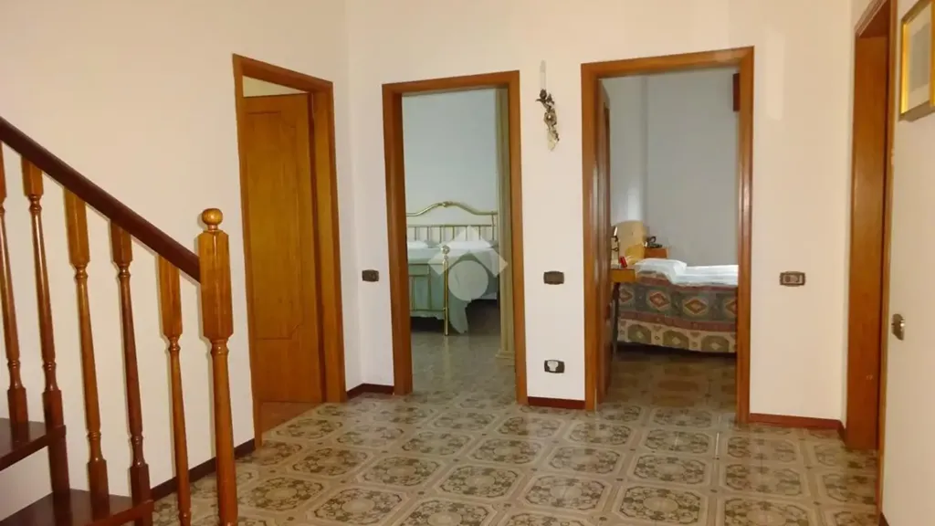Esik - Villa with Garden in Copparo