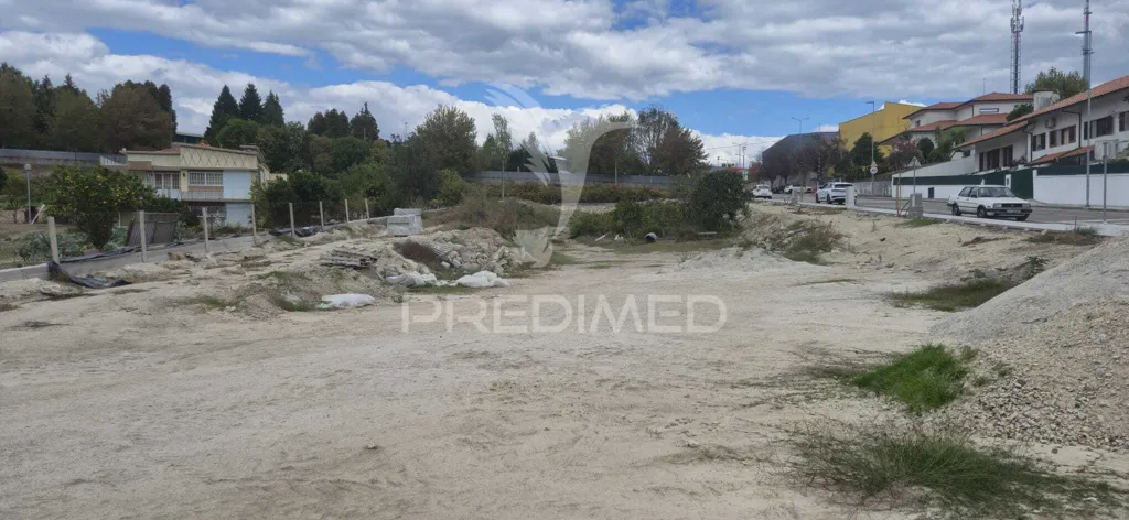 Aed - Plot with Vineyard in Ponte da Barca
