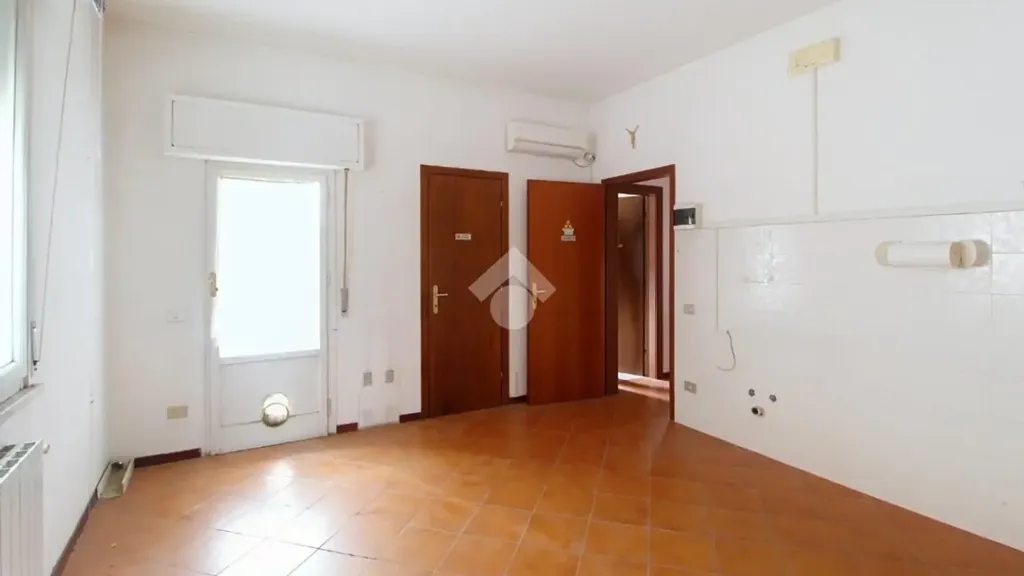 Ingresso - Quadrilocale with Private Balcony in Pisa