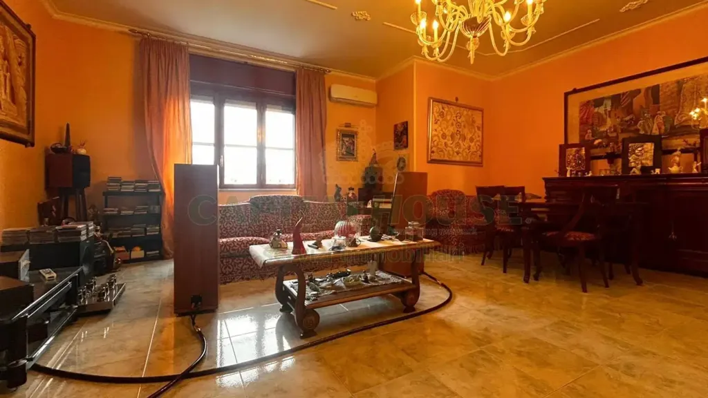 Salle à manger - Apartment with Balcony in Nola