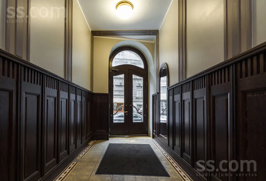Esik - Modern Apartment with Courtyard View in Riga Centre