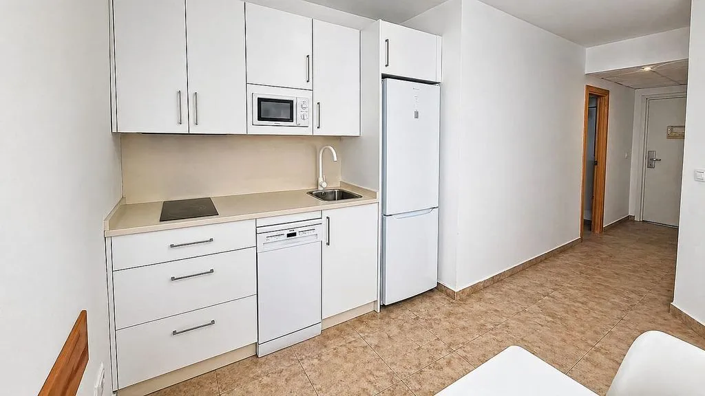 Cucina - 1-Bed Apartment with Pool on Avenida Del Decano