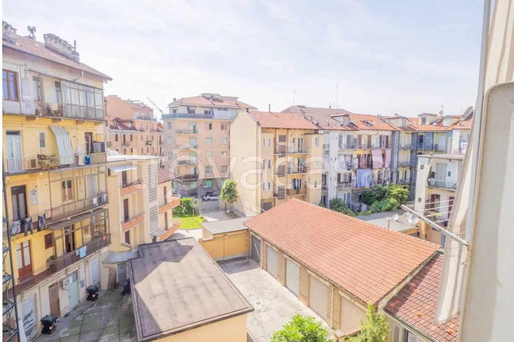 Balcon - Apartment with Double Aspect in Turin
