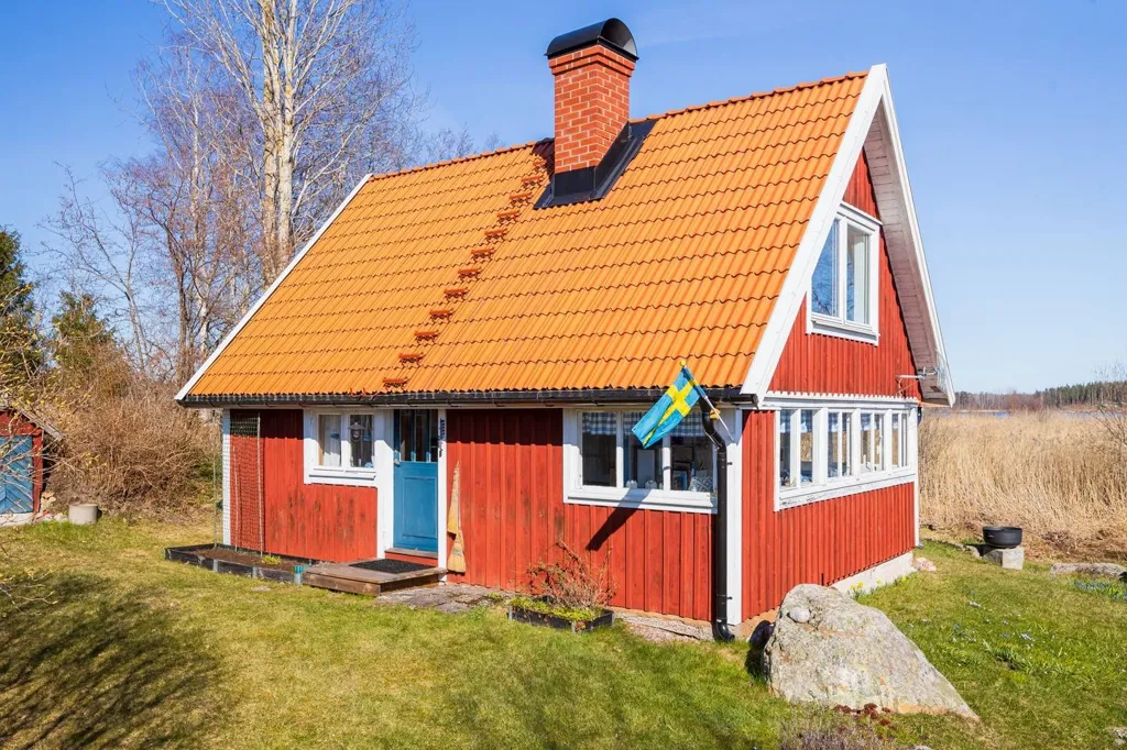 Exterior - Cottage with Private Beachfront near Gävle
