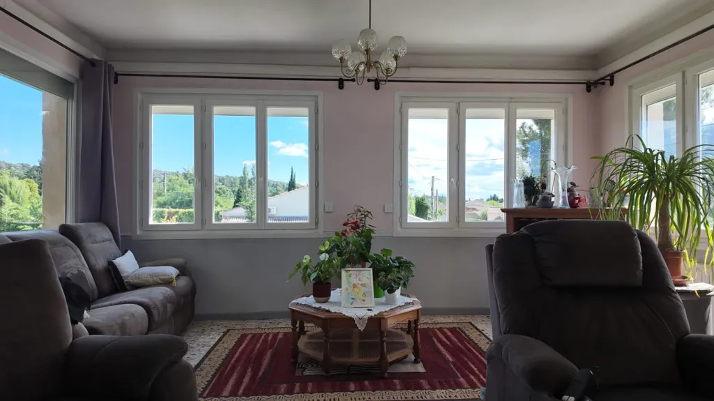 Elutuba - Modular House with Pool in Provençal Village