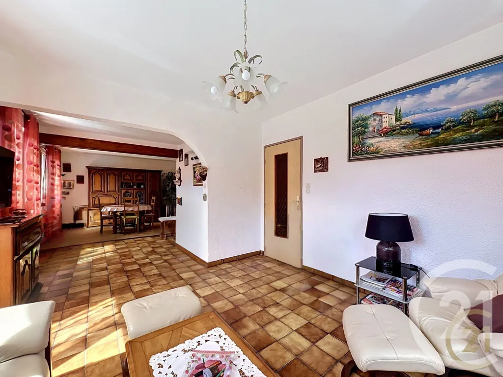 Elutuba - Five-Piece House with Garden in Exincourt