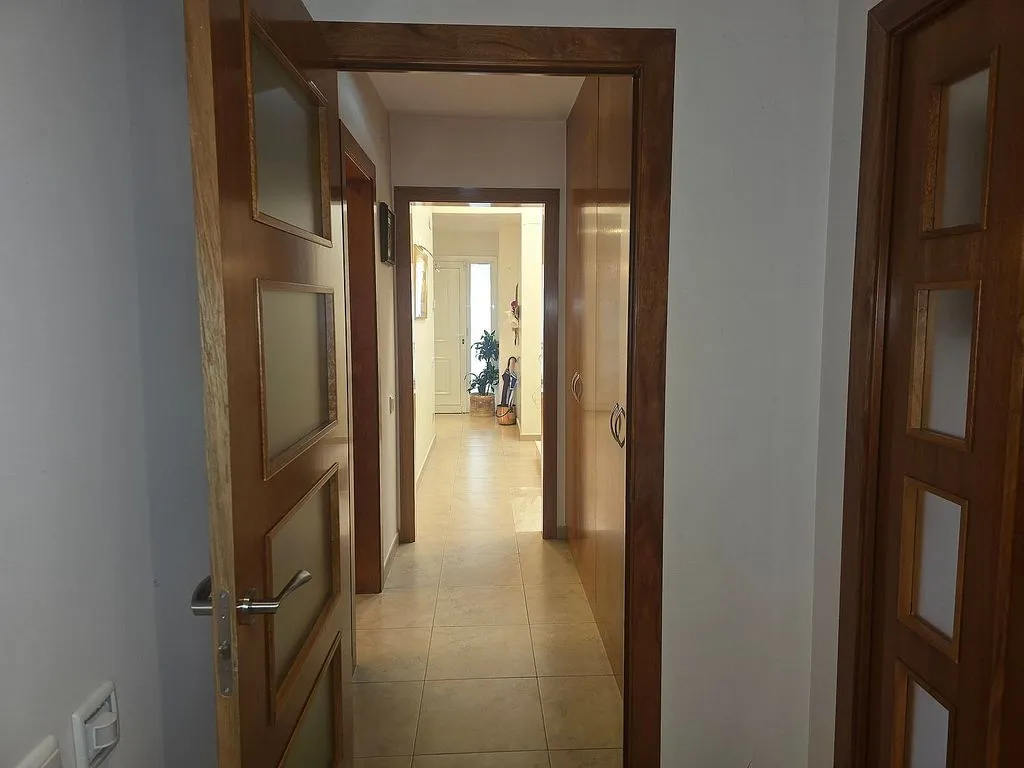 Entrée - Luxury Detached House with Wellness Features in Sabadell