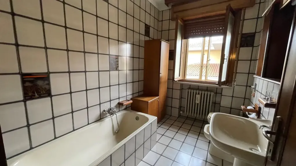Vannitoad - Spacious Apartment with Balcony in Suzzara