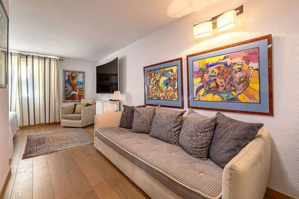 Séjour - Traditional Chalet with Pool in Las Chapas, Marbella