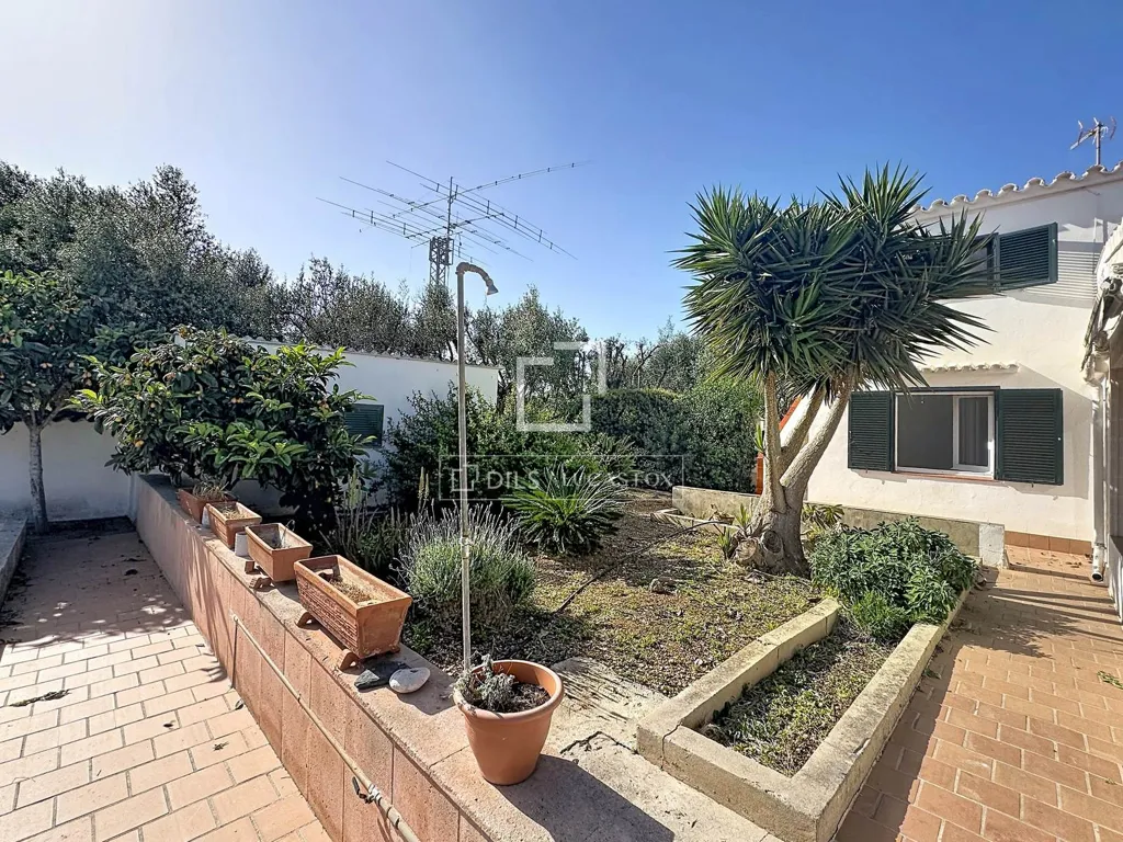 Jardin - 5 Bedroom Villa with Pool in Es Castell