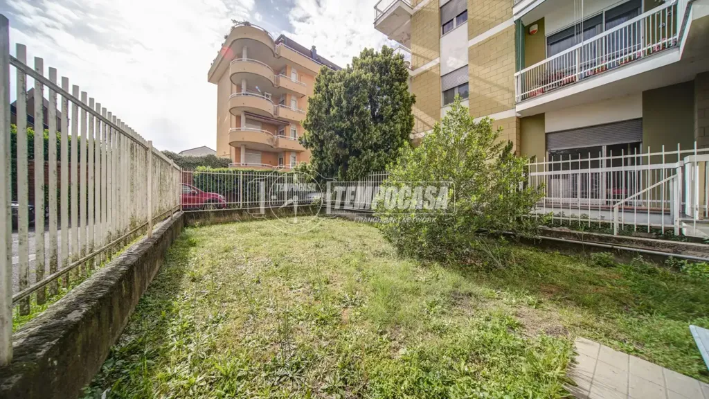 Jardin - Rustic Trilocale with Garden in Turbigo