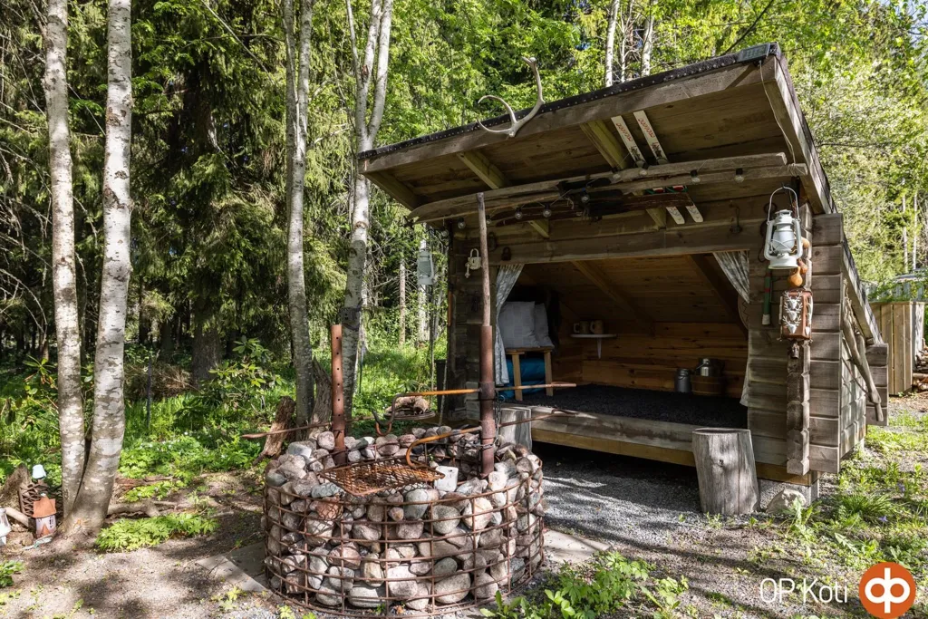Jardin - Detached House with Sauna on Large Plot in Suburb