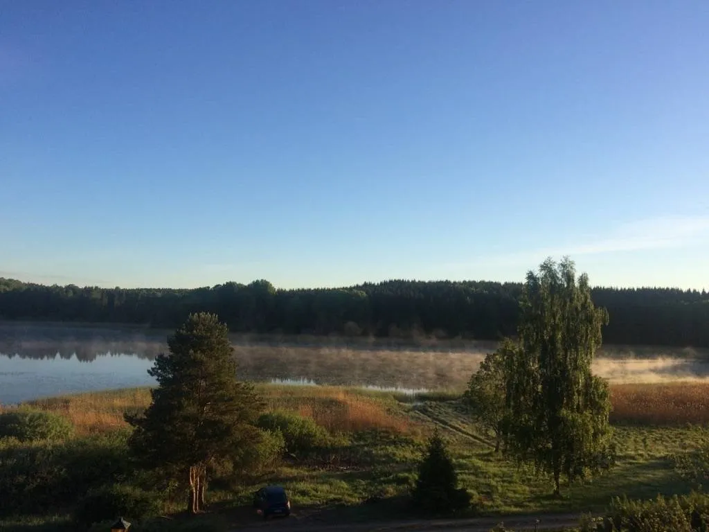Jardin - Renovated Cottage with Lake View in Nyköping