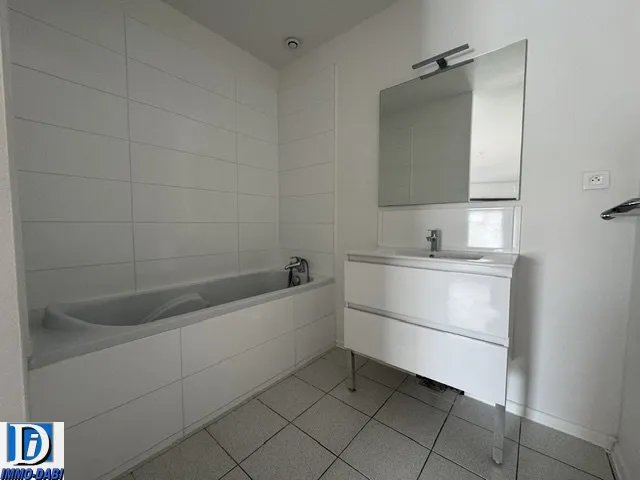 Salles de bain - Appartement T2 Rénové au Centre Historique de Muret