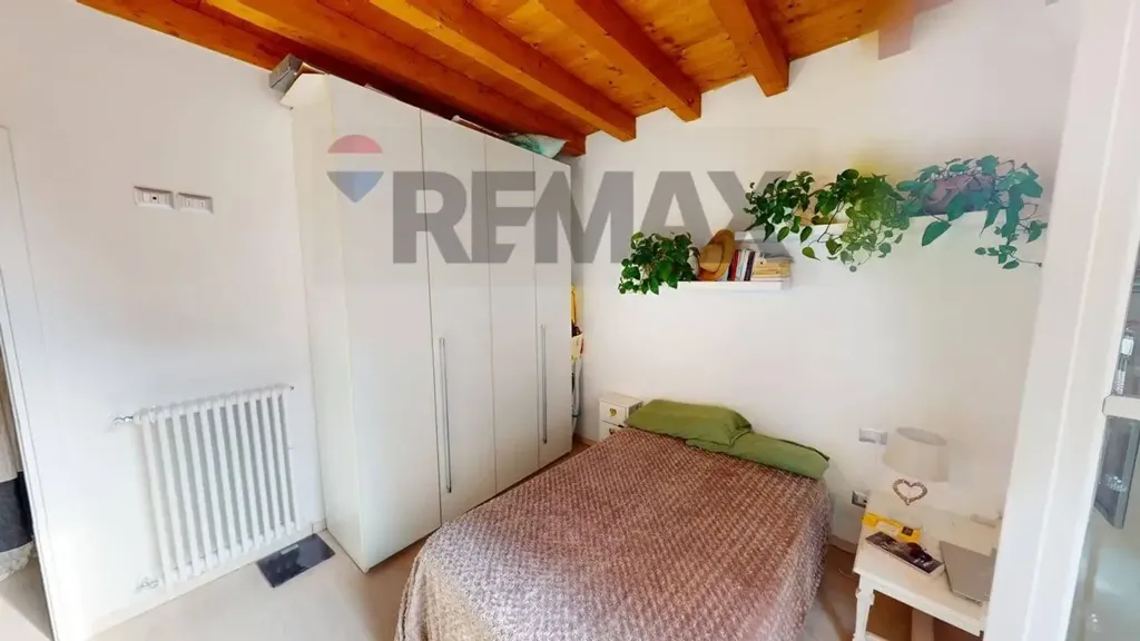 Magamistoad - Modernised 2-Bedroom in Pavia Historic Centre