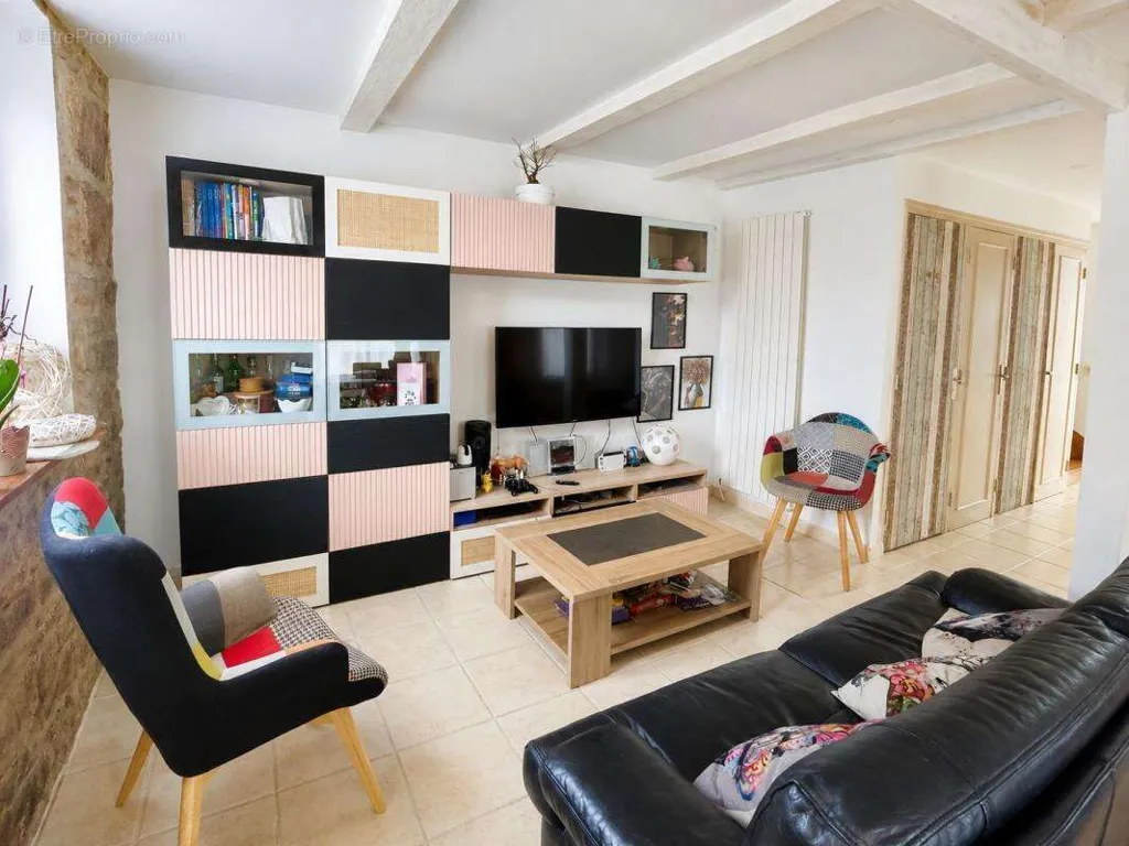 Living Room - Renovated House with Garden in Brest