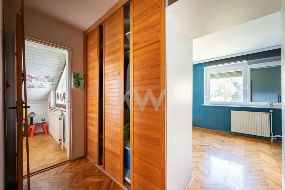 Ingresso - Spacious Family House with Workshop in Maribor