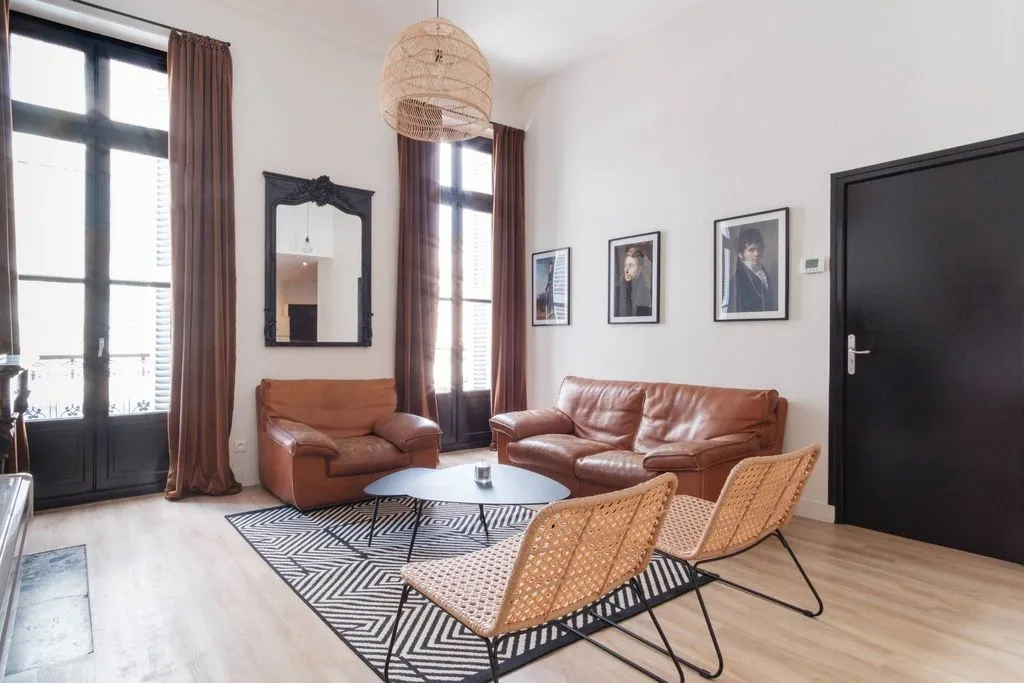 Elutuba - Mixed-Use Flat in Chartrons, Bordeaux