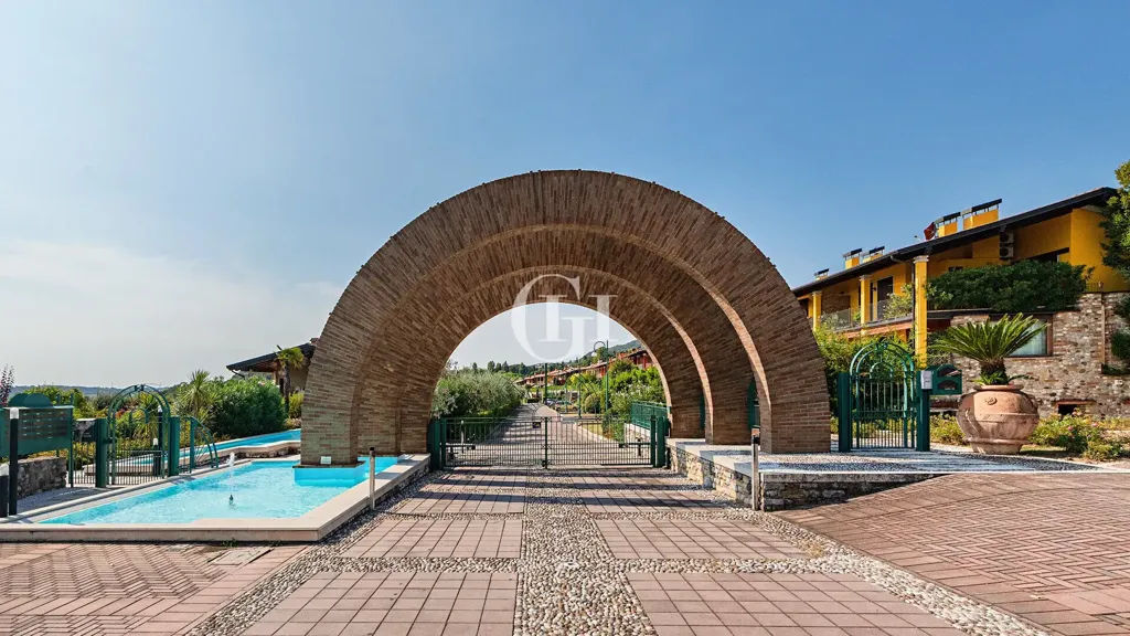 Jardin - Trilocale with Private Garden in Padenghe Sul Garda