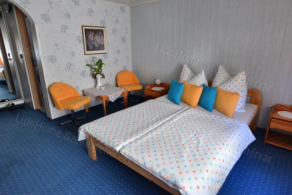 Magamistoad - Operational 13-Room Guesthouse in Herend