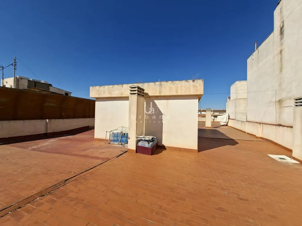 Terrace - Spacious Flat with Terrace in Murcia