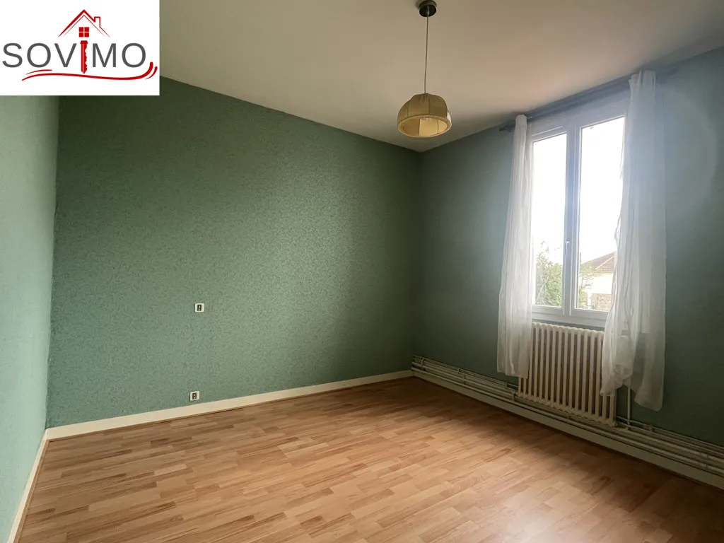 Pièces - Appartement T3 avec Jardin Commun à Roumazières