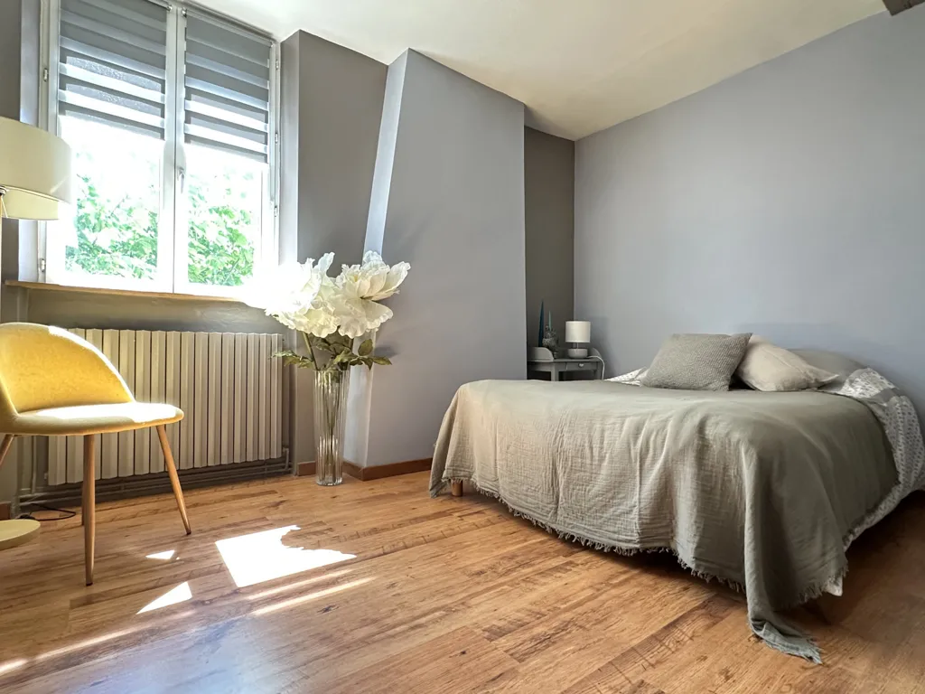 Magamistoad - Charming 8-Piece House with Garden in Croth