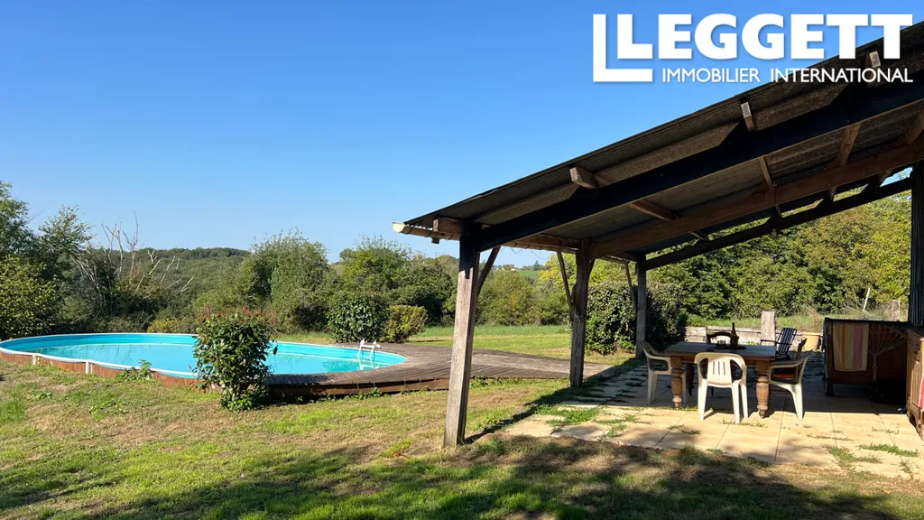 Piscine - Ensemble Rural avec Deux Maisons et Jardin de 1,75 Acre