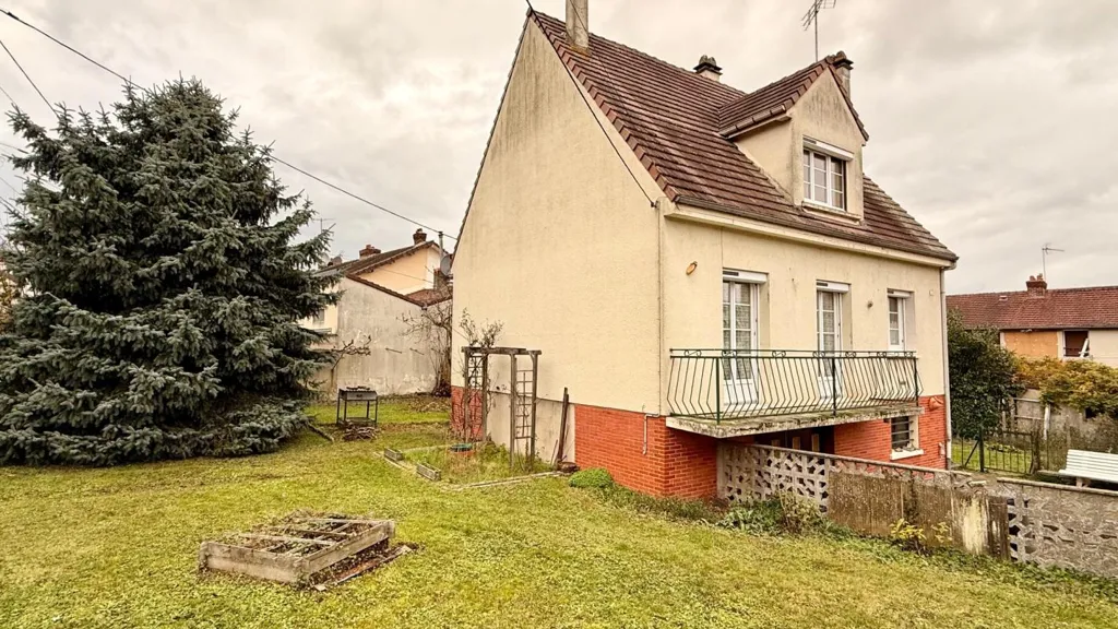 Aed - Detached House with Garden in Thiverny