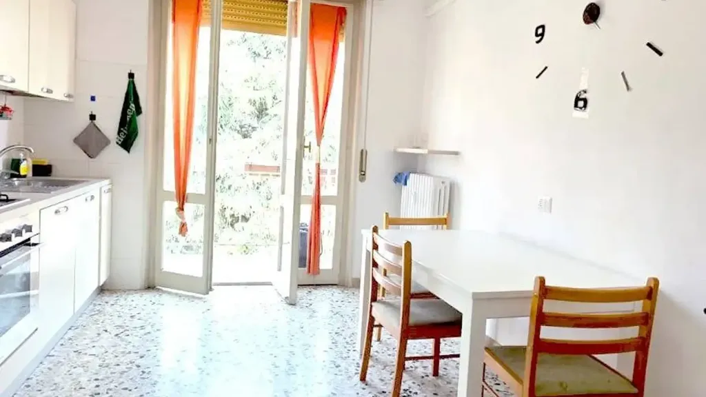 Salle à manger - Studio Apartment with Balcony in Parma