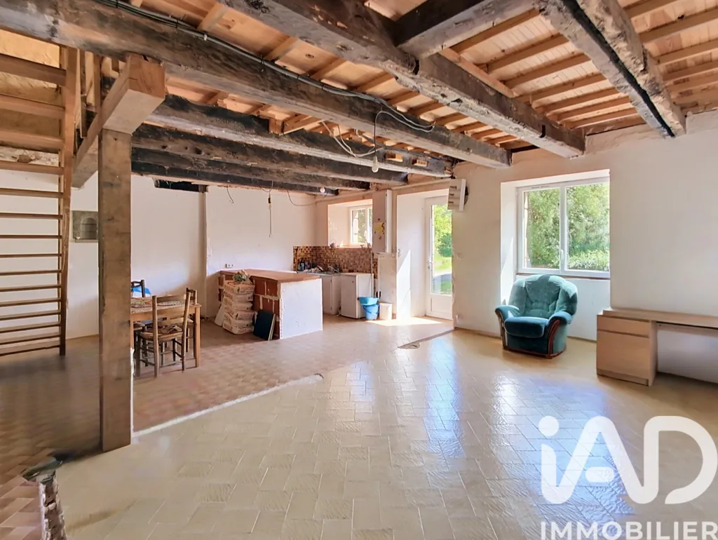 Séjour - Maison à Rénover avec Jardin à Bazouges-la-Pérouse