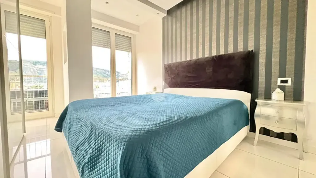 Chambres - Panoramic Apartment with Balcony in Naples