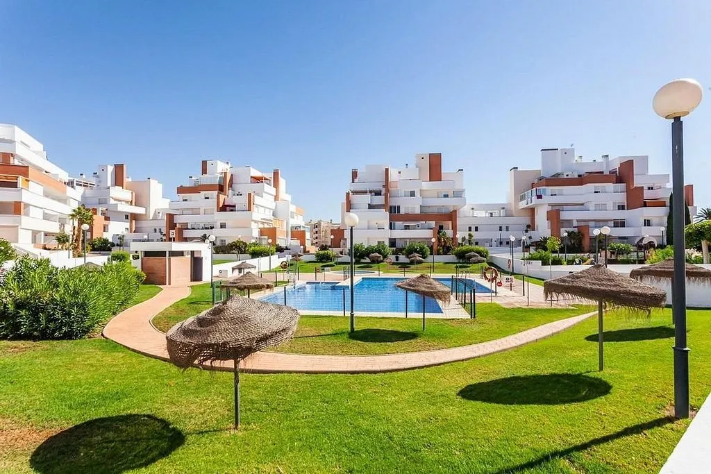 Bassein - Penthouse with Pool in Playa Serena
