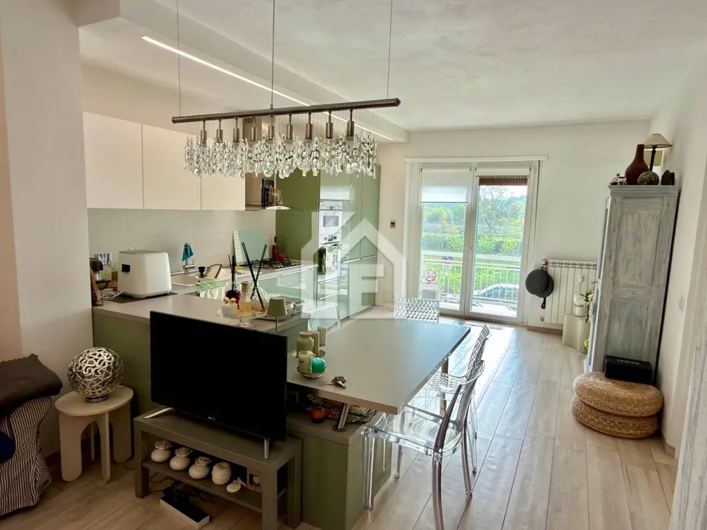 Cuisine - Modernised Apartment with Balcony in Chivasso