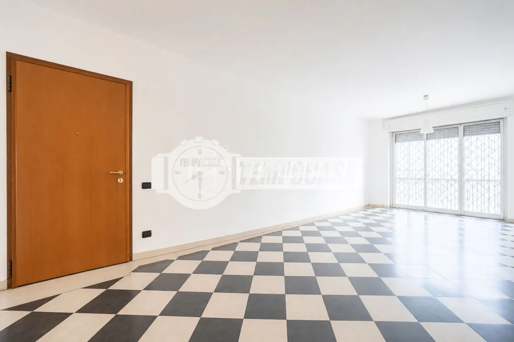 Pièces - Ground Floor Apartment with Garden in Rome