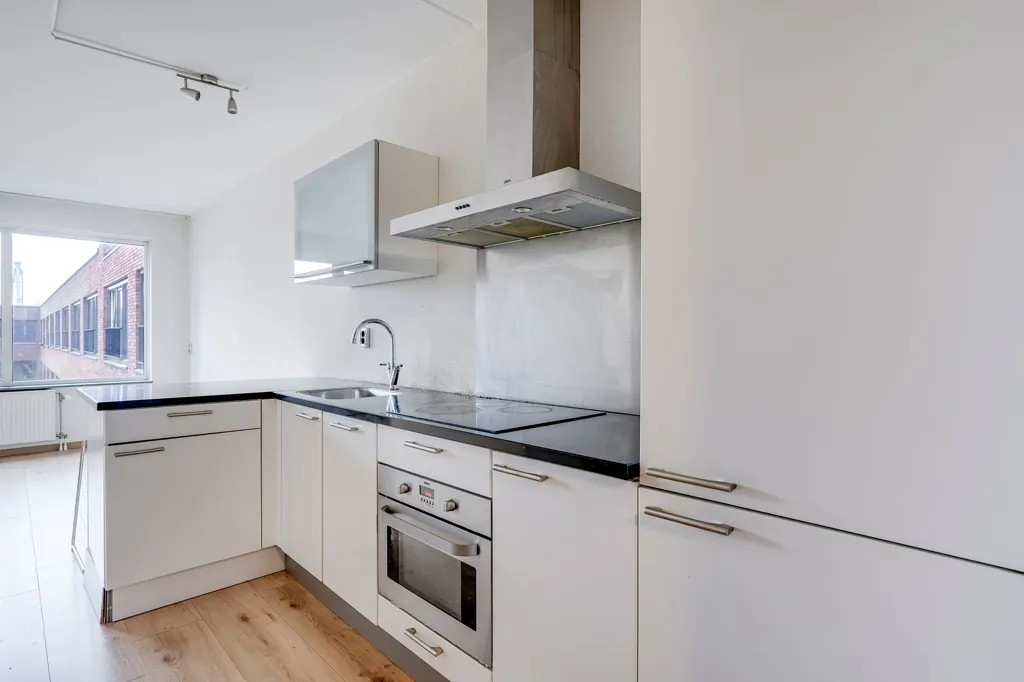 Cuisine - Studio Flat with Canal View in Utrecht