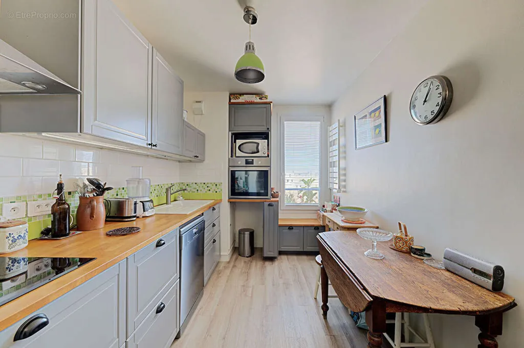 Cuisine - Appartement 4 Pièces avec Vue Panoramique sur Paris