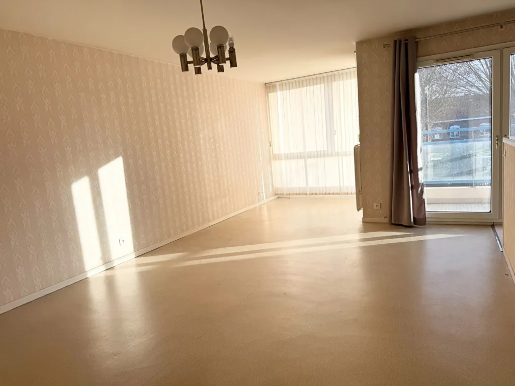 Elutuba - Bright 3-Bed Flat with Balcony in Neuvy Centre